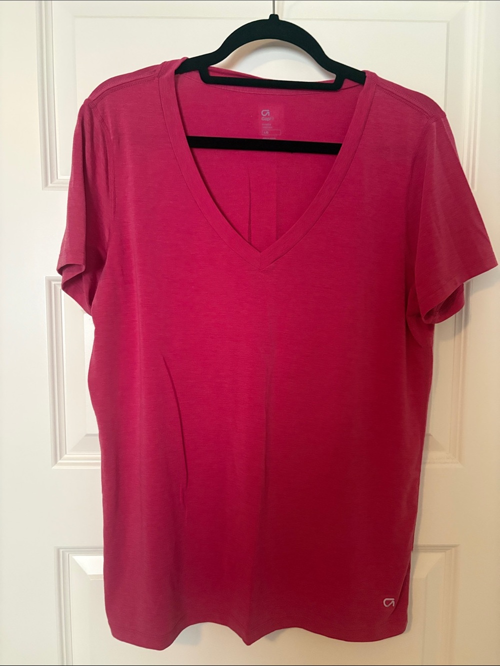 GAPFit Women's Raspberry Pink V-Neck Short Sleeve Athletic Tee